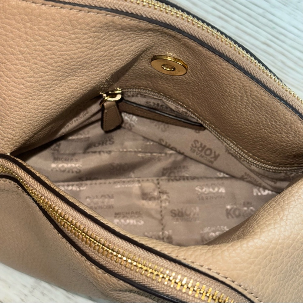 Michael Kors Lea Shoulder Bag Asymmetrical Zip 3 Compartment Tan Leather - Picture 11 of 16